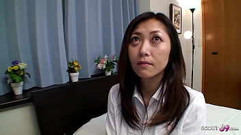 Ibu Tiri Jepang Yang Tua Dan Bergairah Menggoda Untuk Bercinta Dan Diberi Isi Dalam Film Porno Jav Tanpa Sensor