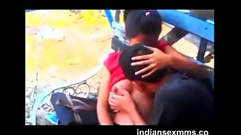 Pacar Desi Nafsu Hisap Payudara