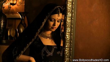 Gadis India Seksi Yang Menggoda Dan Menggairahkan