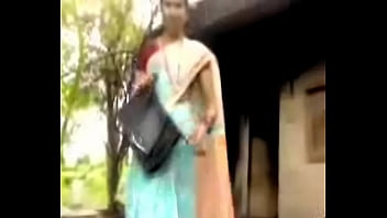 Gadis Desi Yang Menggoda