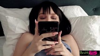 Apakah Ini Kontolmu? Adik Tiri Dihardcore Setelah Menemukan Foto Kontol Kakak Tirinya S13:e6