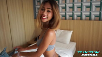 Tuktukpatrol Bangkok Thai Babe Dihamili Penuh Kontol Gede