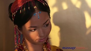 Ruang Pijat Panas, Masseuse Thai Menggoda Menggila Dengan Kontol Keras Di Vagina Tindikannya