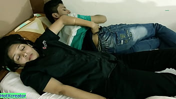 Berbagi Ranjang Dengan Kakak Tiri! Bercinta Panas Dan Menggairahkan Dengan Audio Hindi