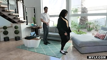 Milf Arab Menggila Pada Kontol Muda – Kylie Kingston
