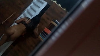Gadis Muda Bugil Melayani Kurir Motor Dengan Penuh Gairah: Cek Instagram @annebruna22 Untuk Aksi Panasnya