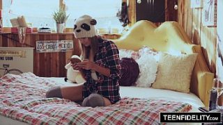 Kejutan Creampie Dari Ayah Tiri Di Memek Shyla Ryder Yang Menggoda