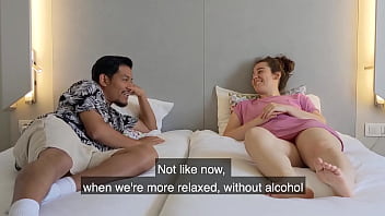 Kakak Tiri Dan Adik Tiri Berantem Bantal Di Kamar Hotel Dengan Gairah Membara