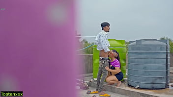 Bercinta Liar Di Atap! Jangan Sampai Keluar Di Dalam!