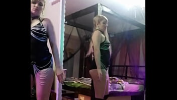Pelacur Berangkat Ke Kantor Dengan Nafsu Membara