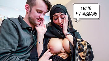 Paksa Istri Muslim Berutang Dibayar Dengan Tubuh Oleh Debt Collector – Aaliyah Yasin, Marcus London, Sam Bour