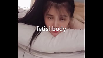 Model Jakarta: Foto Erotis Dengan Gaya Jepang Dan Eropa, Bondage Sensual, Pose Katak Telanjang, Dan Seragam Kantor Yang Menggoda